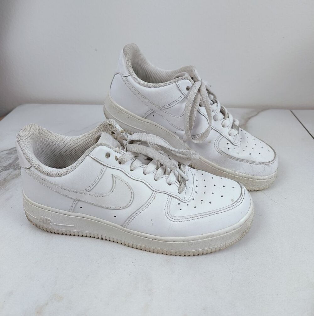 Nike Men's Air Force 1 Low Triple White Basketball Shoes Sneakers, Sz 8.5